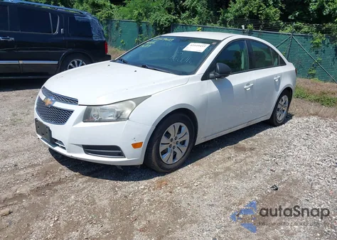 2013 Chevrolet Cruze Ls z USA, uszkodzony, nr VIN 1G1PA5SH1D7304259